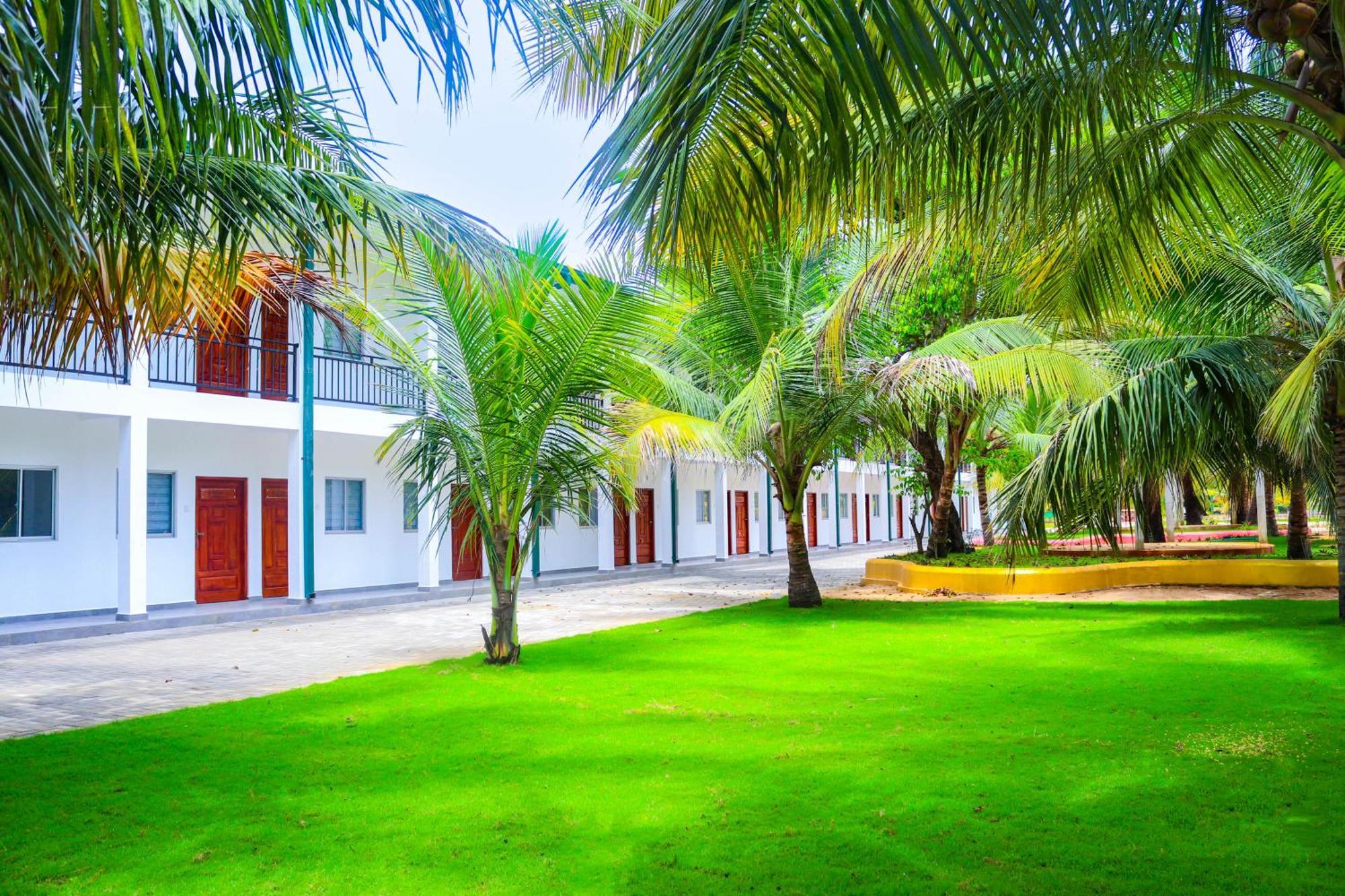 Reecha Resort & Hotel Kilinochchi Exteriör bild