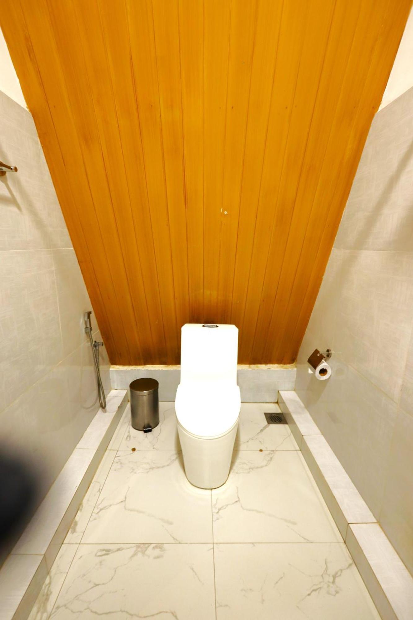 Reecha Resort & Hotel Kilinochchi Exteriör bild